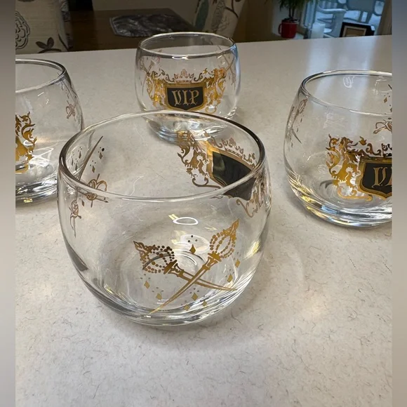 Set of 4 Vintage Mid-Century Modern “VIP” Cocktail Glasses - Picture 4 of 6